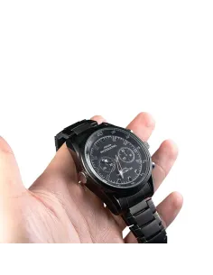 Montre acier camera HD et dictaphone 32GO dans une main